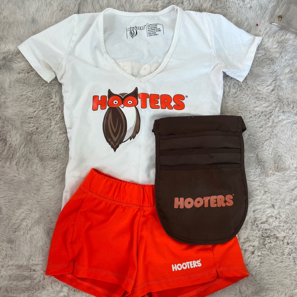 Hooters uniform